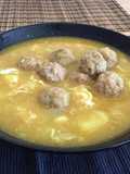 Caldo de albóndigas