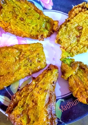 A picture of Pumpkin Flower Fritters.