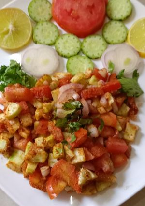 સલાડ (Salad Recipe In Gujarati) રેસીપી મુખ્ય ફોટો