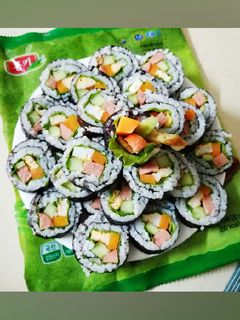 Hình của món KimBap đơn giản.