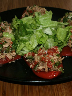 Una foto de Ensalada de pimientos del piquillo 🍴