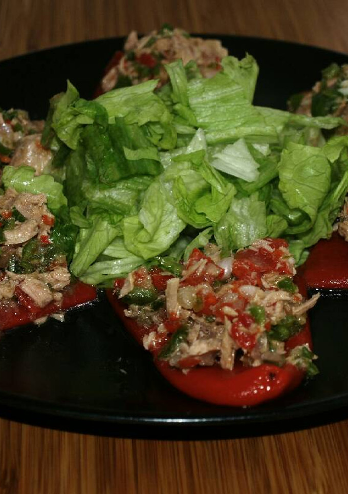 Una foto de Ensalada de pimientos del piquillo 🍴