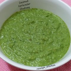 A picture of Coconut Coriander Chutney.