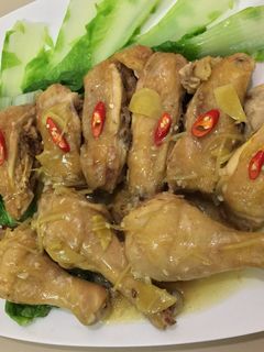 Hình của món Gà hấp gừng, nước sốt gừng.