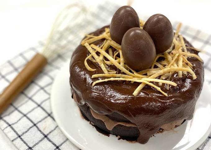 Secretos para una cobertura de chocolate perfecta en tu Mona de Pascua: ¡dale el toque final!