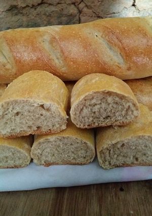 Una foto de Pan rústico natural (baguette)