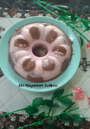 Foto resep Puding Polkadot Nutrijell 2in1 (Nutrijell Stroberi jadi 2 rasa)