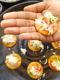 মোনাকো বিস্কুট পিজ্জা(biscuit pizza recipe in Bengali)