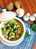 Zuppa di pollo speziata al cocco