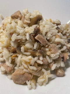 Una foto de Risotto de champiñones y pollo