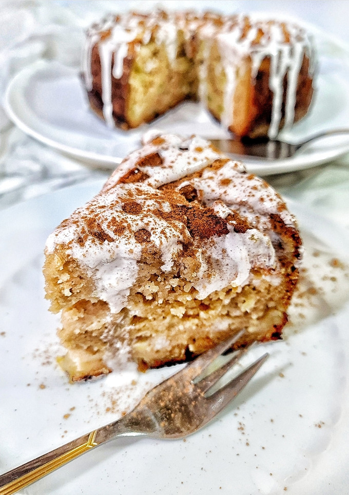 Una foto de Pastel esponjoso de manzana y canela sin gluten