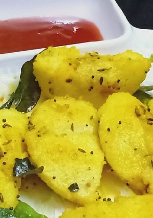A picture of Masala potato idli.