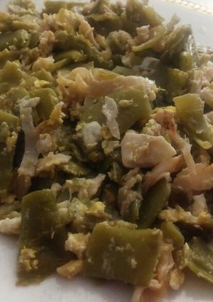 Foto principal de Judías con huevo, jamón york y atún