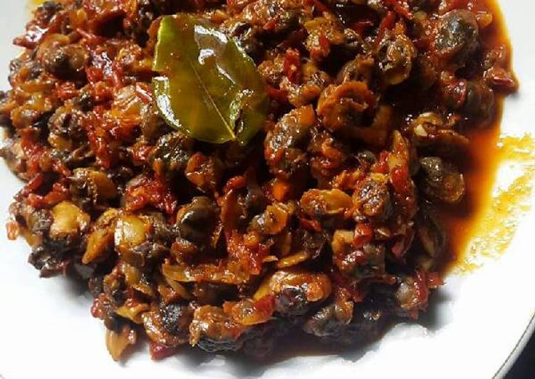 Bagaimana Menyiapkan Sambal kerang nano nano yang Sempurna