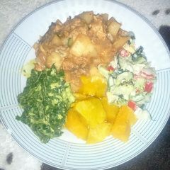 A picture of Raw spinach salad.