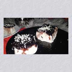 A picture of Blueberry jam Ice cream burfi.