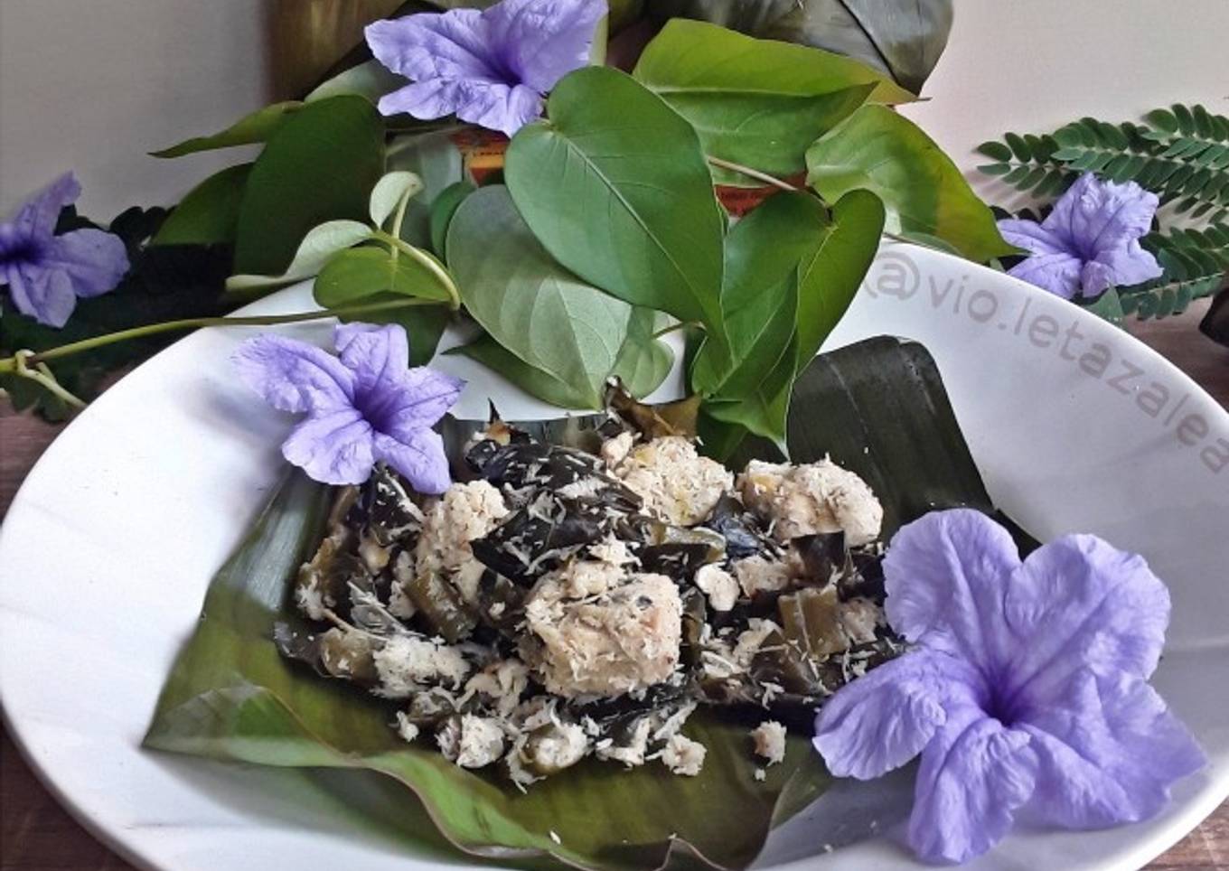 Botok Daun Sembukan ala Violet Azalea