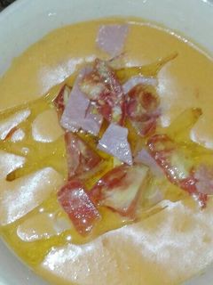 Una foto de Gazpacho con toque de calabaza