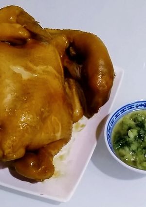 A picture of Soy sauce chicken (ayam kecap).