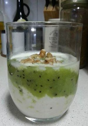 Una foto de Postre de Kiwi con Yogurt Natural a la Menta