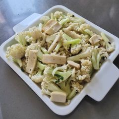 A picture of Cauliflower with Fish Block.