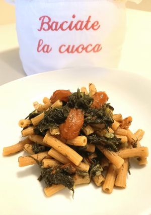 Foto di Sedanini di farina di lenticchie e code di finocchietto