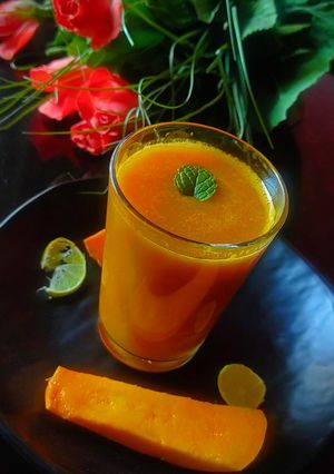 A picture of Mango iced tea.