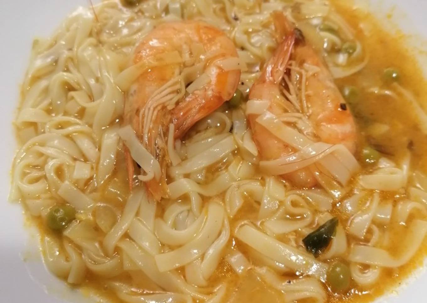 198. Sopa de pescado con Noodles de aprovechamiento