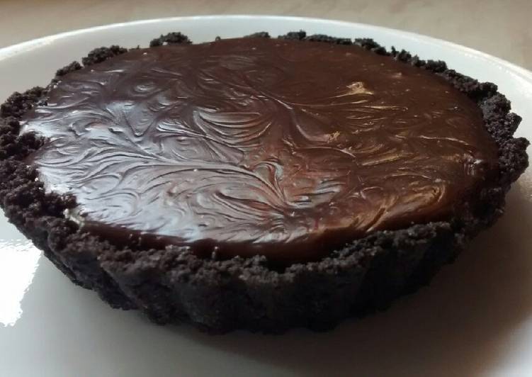 Simple Way to Prepare Homemade No Bake Chocolate Tart