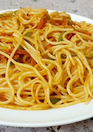 A picture of Vegetable szechuan spaghetti.