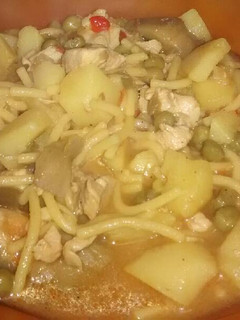 Una foto de Guiso de patatas con fideos