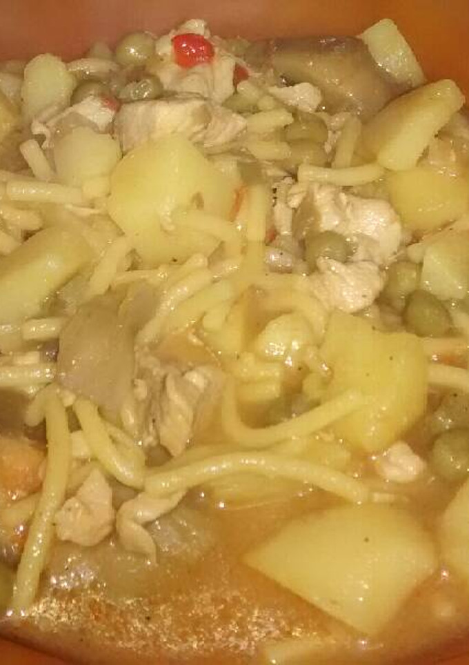 Una foto de Guiso de patatas con fideos
