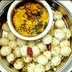 A picture of Goli Idli.