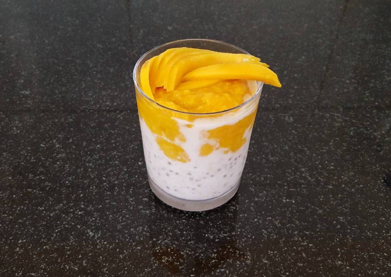 Overnight oats with mango