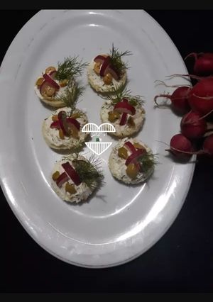 A picture of Radish Canapés.