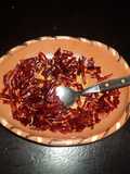 Chiles de árbol asados en horno de leña con tequila para salsa y antojitos