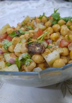 A picture of Simple chana aalu chaat.