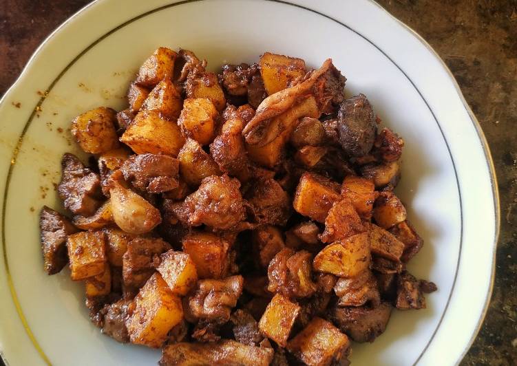 Easiest Way to Cook Delicious Krengsengan Kentang Ati Ampela