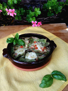 Foto di Crespelle verdi fiorentine con verdure di stagione