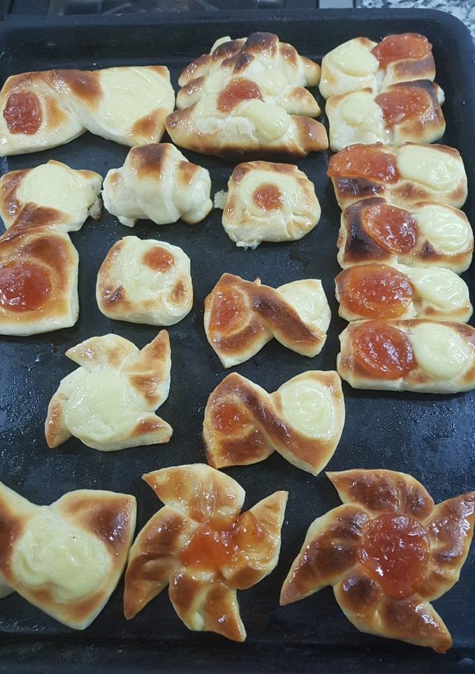 Una foto de Facturas fáciles sin hojaldre ni manteca
