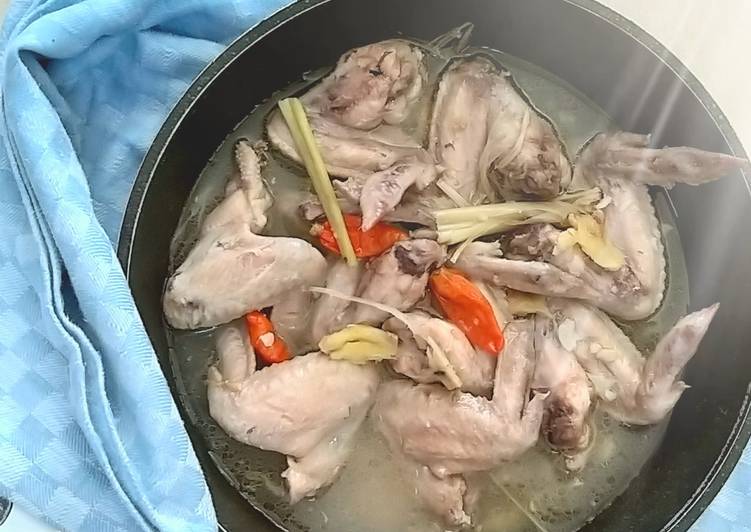 Langkah Mudah untuk Buat Sup Sayap Ayam Sereh Jahe, Lezat