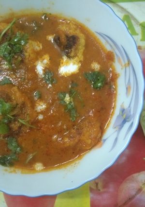 A picture of Cabbage Kofta. Curry.