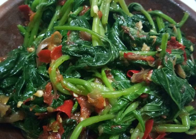 Resep Plecing daun ubi jalar mak nyozzzz ๐๐๐๐ oleh ima Resep Plecing daun ubi jalar mak nyozzzz ๐๐๐๐ oleh ima
