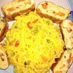 Egg omelette with noodles A picture of Egg omelette with noodles.