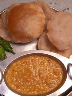 A picture of Daal Puri.