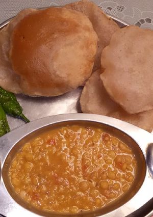 A picture of Daal Puri.