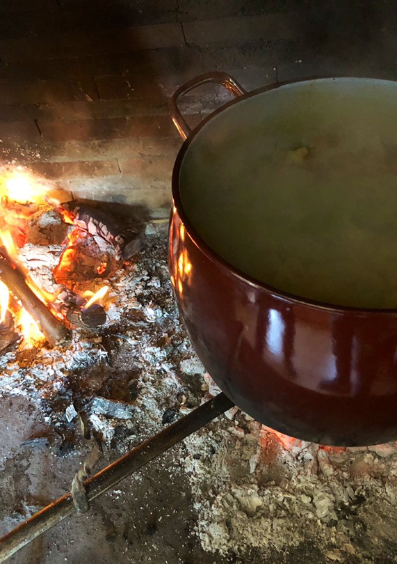 Una foto de Botillo del Bierzo a la lumbre