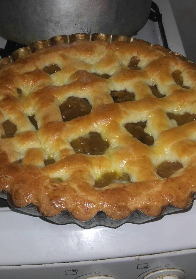 Una foto de Pasta frola de dulce de batata