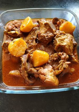 আলু দিয়ে মুরগির মাংস রেসিপির প্রধান ছবি