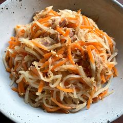 A picture of Daikon, Carrot & Tuna Salad.